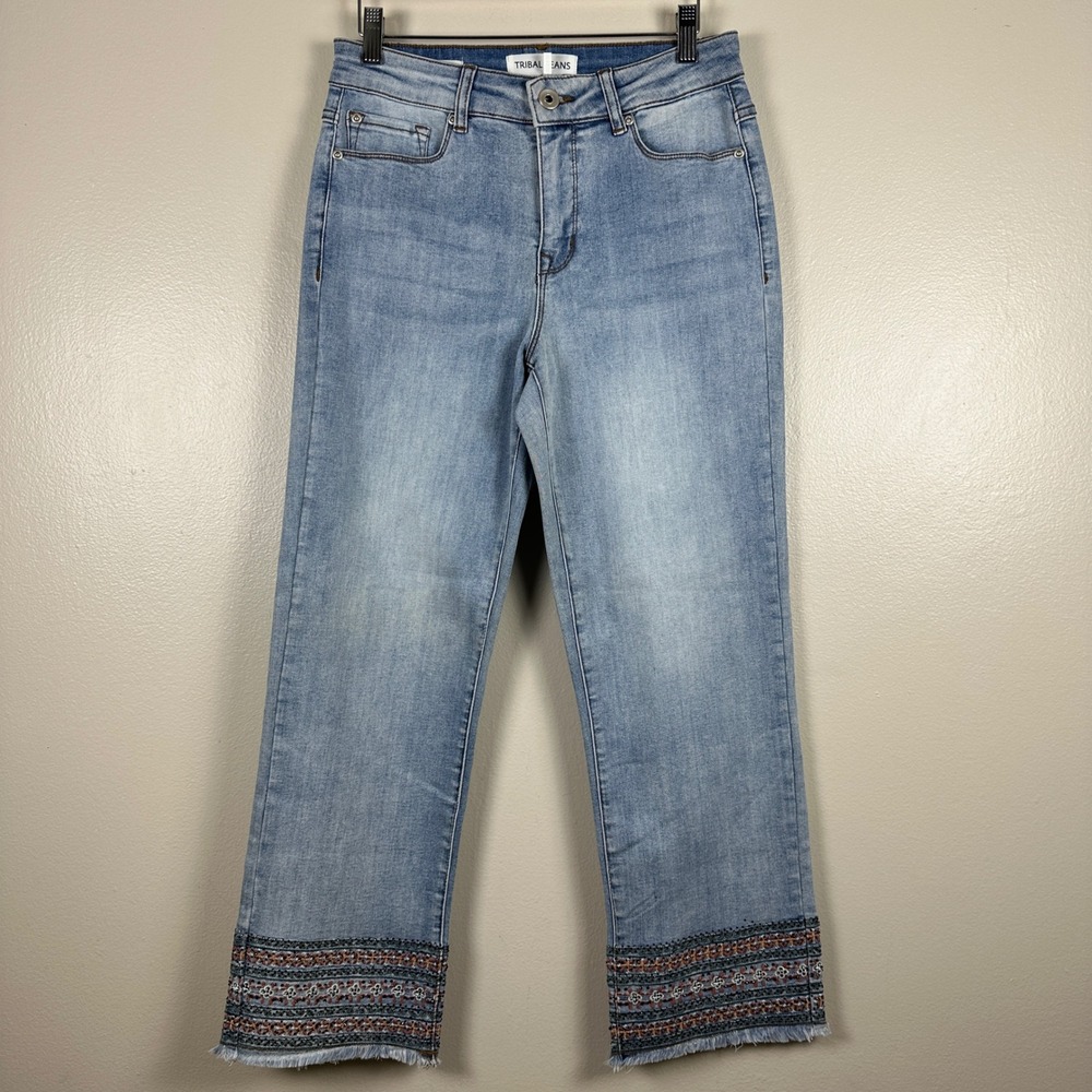 Tribal Jeans Women's 6 Straight Leg Blue Light Wash Embroidered Beaded Hem